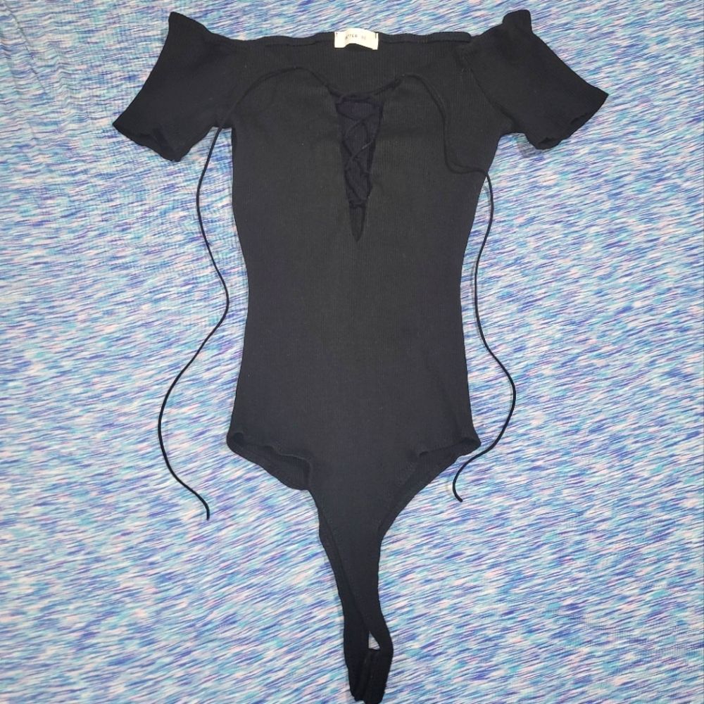 Better Be Size Medium Short Sleeve Lace Up Deep V Ribbed Black Bodysuit